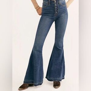 Free People We the Free size 31 Irreplaceable Stretch Flare Leg Jeans Bohemian